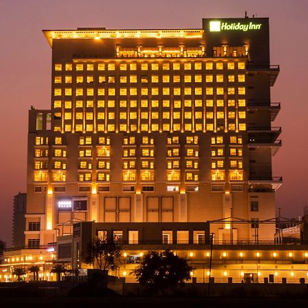 古尔冈90区假日酒店 外观 照片 Holiday Inn Bangkok