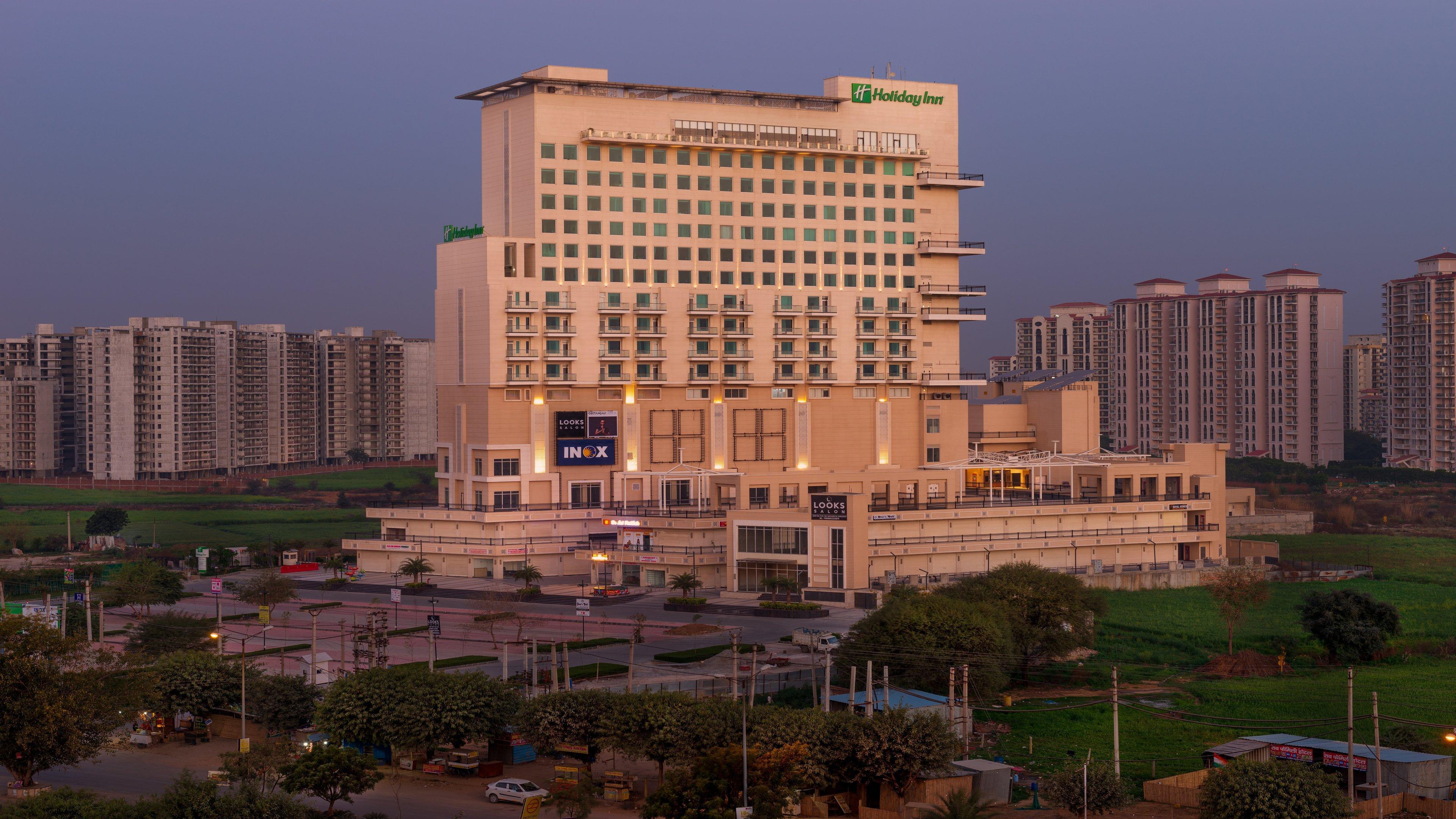 古尔冈90区假日酒店 外观 照片 Holiday Inn, Gurgaon
