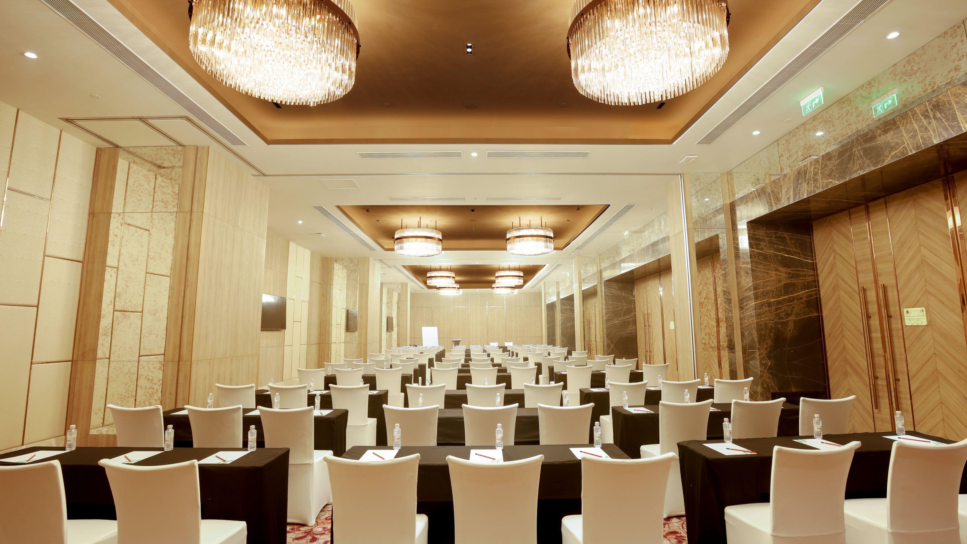 古尔冈90区假日酒店 外观 照片 The Grand Ballroom