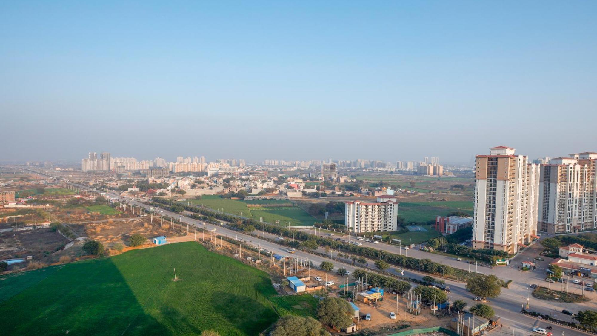 古尔冈90区假日酒店 外观 照片 View of Greater Noida City